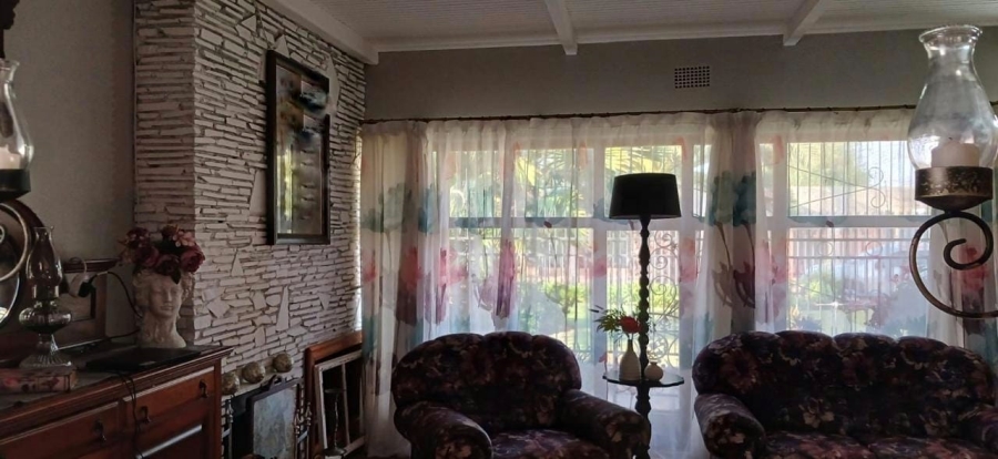 3 Bedroom Property for Sale in Heuwelsig Northern Cape